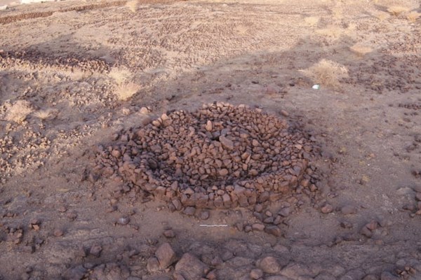 Ả Rập Xê Út: Phát hiện nhiều ngôi mộ 4.500 tuổi - Anh 2