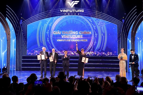 VinFuture công bố chủ nhân các giải thưởng phụng sự nhân loại năm 2021 - Anh 9