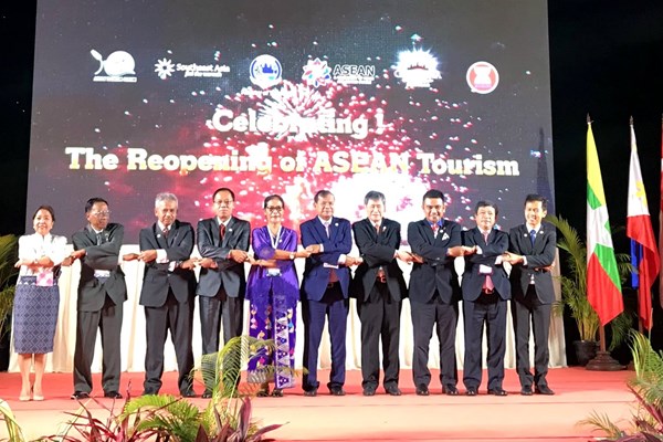 Diễn đàn Du lịch ASEAN (ATF) 2022: “Nóng” câu chuyện mở cửa du lịch ASEAN - Anh 1