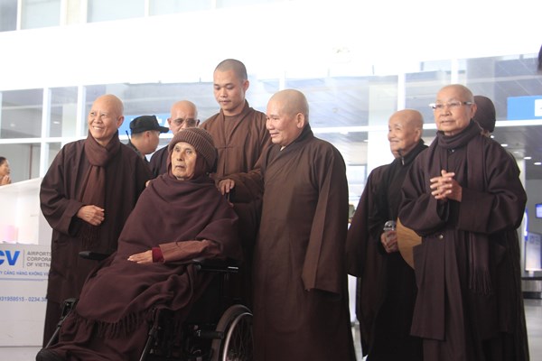 Tang lễ thiền sư Thích Nhất Hạnh được tổ chức theo nghi thức tâm tang - Anh 1
