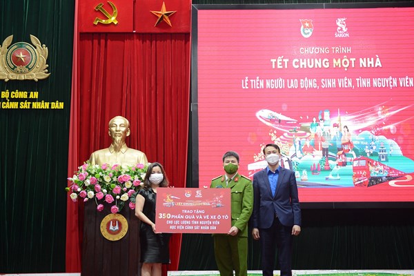 Chương trình “Tết Chung Một Nhà” do Trung ương Đoàn TNCS Hồ Chí Minh và Bia Saigon đã chính thức bắt đầu - Anh 12