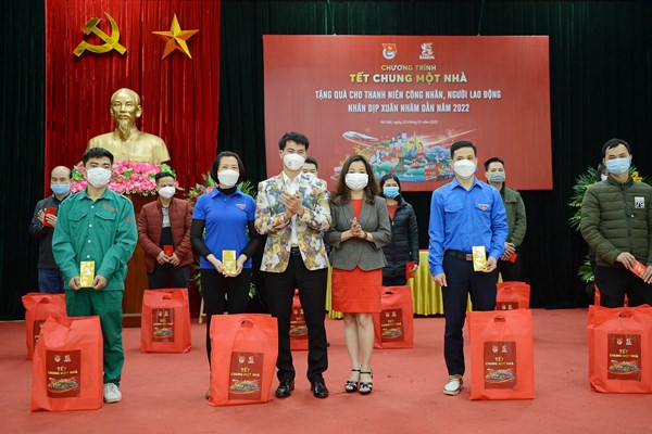 Chương trình “Tết Chung Một Nhà” do Trung ương Đoàn TNCS Hồ Chí Minh và Bia Saigon đã chính thức bắt đầu - Anh 5