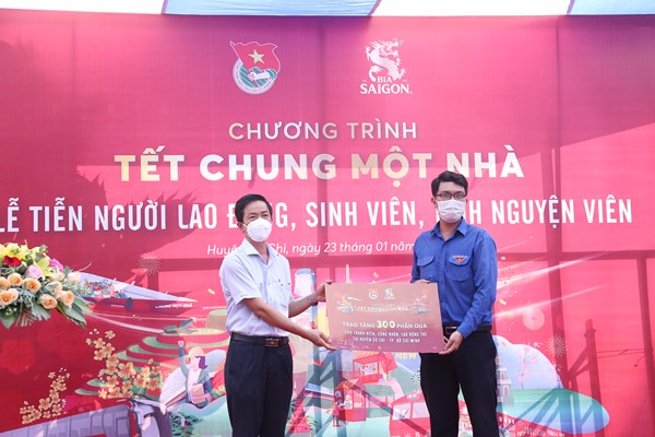 Chương trình “Tết Chung Một Nhà” do Trung ương Đoàn TNCS Hồ Chí Minh và Bia Saigon đã chính thức bắt đầu - Anh 10