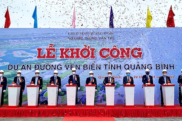 Quảng Bình khởi công xây dựng đường ven biển gần 2.200 tỉ đồng - Anh 1