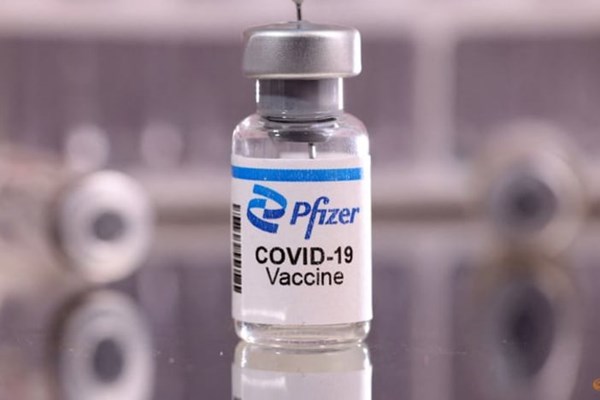 Pfizer và BioNTech thử nghiệm vắc xin chống lại Omicron - Anh 1