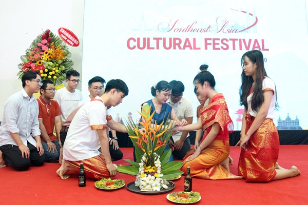Hiện thực hóa trụ cột văn hóa – xã hội trong Cộng đồng ASEAN - Anh 3