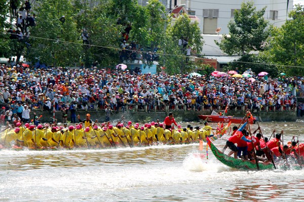 Lễ hội đua ghe Ngo của cộng đồng Khmer Sóc Trăng - Anh 1