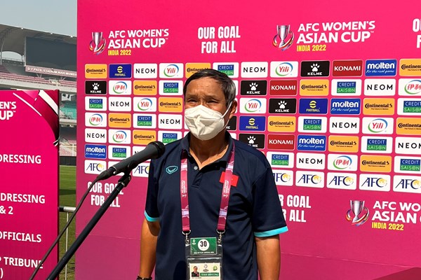 HLV Mai Đức Chung: Chúng tôi đã đi được nửa hành trình giành vé dự World Cup - Anh 1