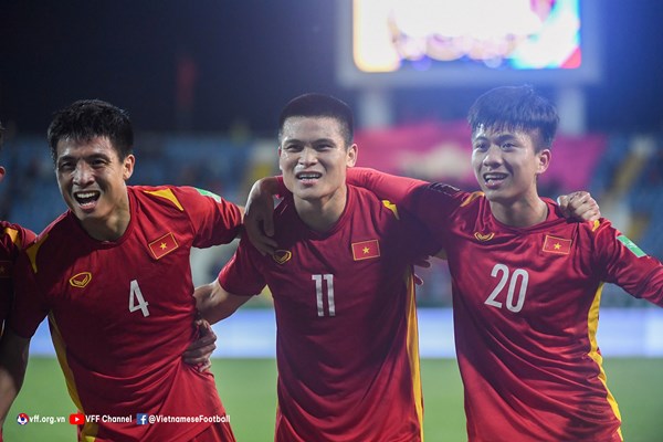 Niềm vui nhân đôi cho tuyển Việt Nam - Anh 1