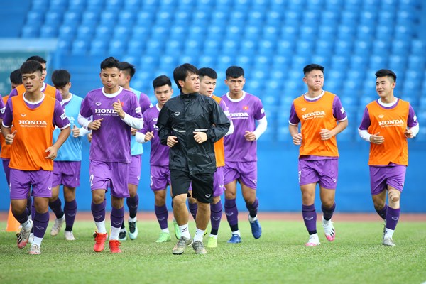 Tuyển U23 Việt Nam tập huấn ở Bình Dương, chuẩn bị cho giải Đông Nam Á - Anh 1