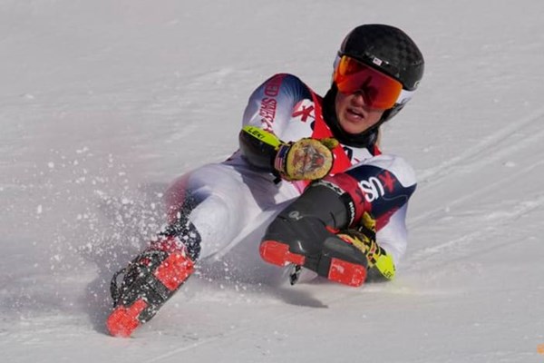 Dính chấn thương kinh hoàng, VĐV trượt tuyết Mỹ từ bỏ giấc mơ huy chương Olympic - Anh 1