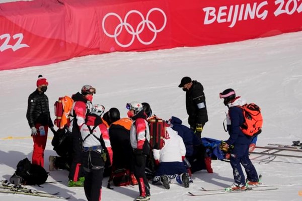 Dính chấn thương kinh hoàng, VĐV trượt tuyết Mỹ từ bỏ giấc mơ huy chương Olympic - Anh 2