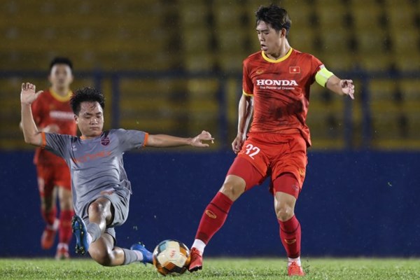 Đội U23 Việt Nam thắng trận giao hữu ở chuyến tập huấn Bình Dương - Anh 1