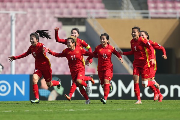 Bóng đá nữ: Cú hích mang tên World Cup - Anh 1