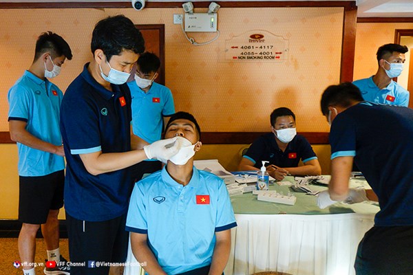 U23 Việt Nam có 4 thành viên nghi nhiễm Covid-19 - Anh 1