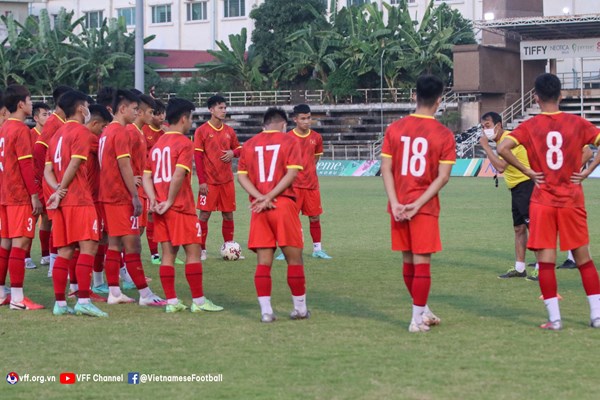 U23 Việt Nam gặp khó về lực lượng vì dịch Covid-19 - Anh 1