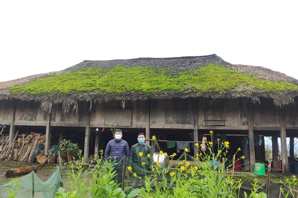 Mái nhà rêu xanh đẹp như tranh ở Hà Giang - Anh 2