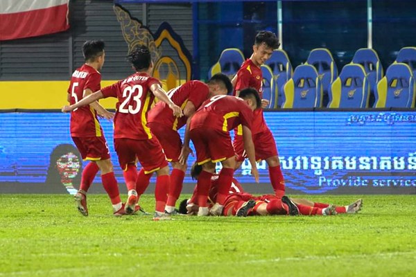 “Người hùng” U23 Việt Nam: Em học cách đá phạt từ anh Quang Hải - Anh 1
