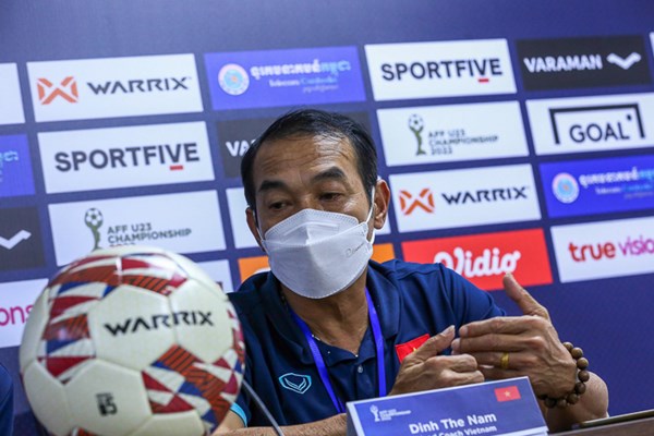 HLV U23 Việt Nam nêu lý do đưa thủ môn Liêm Điều vào đá tiền đạo - Anh 2