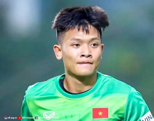 HLV U23 Việt Nam nêu lý do đưa thủ môn Liêm Điều vào đá tiền đạo - Anh 1