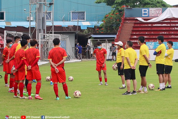 U23 Việt Nam đón 3 cầu thủ trở lại chuẩn bị cho trận chung kết với Thái Lan - Anh 2