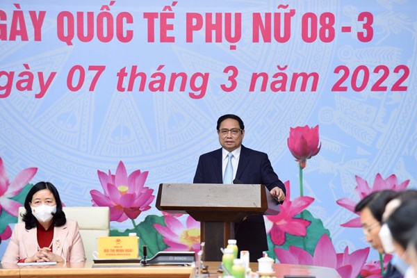 Thủ tướng Phạm Minh Chính gặp mặt đại diện nữ lãnh đạo, quản lý, nữ trí thức, văn nghệ sỹ tiêu biểu - Anh 3