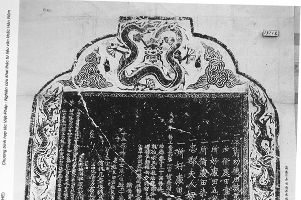 Độc đáo nghệ thuật trang trí trên bia đá chùa Bóng - Anh 2