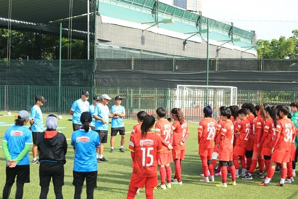 Tuyển nữ Việt Nam tập trung 31 cầu thủ, chuẩn bị cho SEA Games 31 - Anh 1