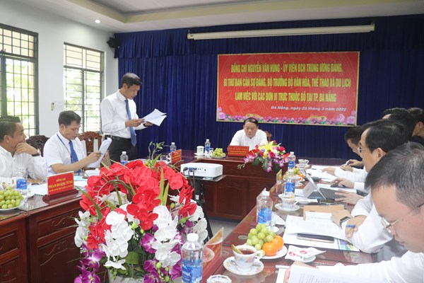 Bộ trưởng Nguyễn Văn Hùng: Tập trung xây dựng môi trường văn hóa cơ sở, lấy địa bàn dân cư, cơ quan trường học để triển khai - Anh 3