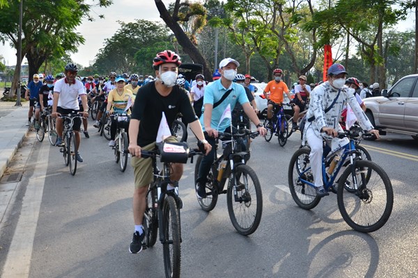 Hơn 300 người tham gia Ngày hội đạp xe vì du lịch và môi trường tại Huế - Anh 1