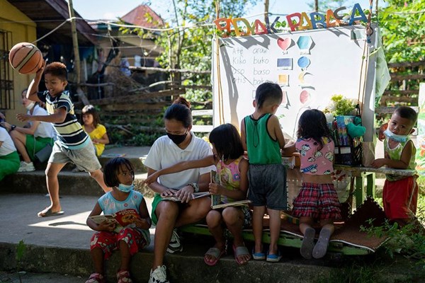 Philippines đối diện với thách thức trẻ thấp còi - Anh 1