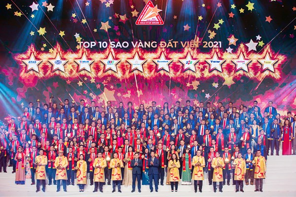 Tập đoàn Hưng Thịnh lần đầu tiên nhận giải thưởng Top 10 Sao Vàng đất Việt 2021 - Anh 3