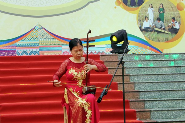Khai mạc triển lãm “Nhạc cụ truyền thống các dân tộc Việt Nam” tại TP.Cần Thơ - Anh 7