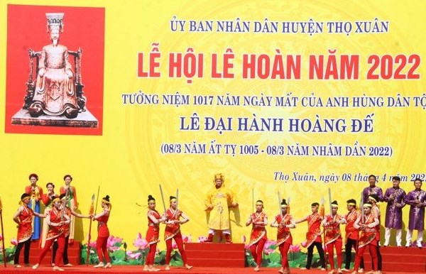 Thanh Hóa: Hàng nghìn người hành hương về Lễ hội Lê Hoàn - Anh 1