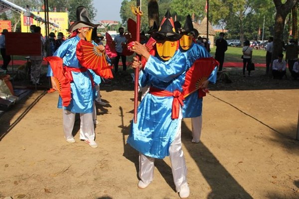 Thanh Hóa: Hàng nghìn người hành hương về Lễ hội Lê Hoàn - Anh 3