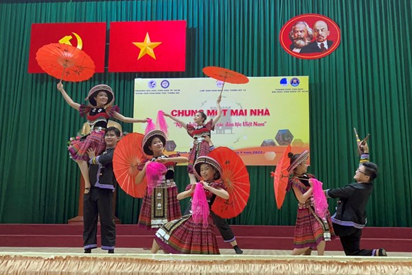 Ngày hội Văn hóa các dân tộc Việt Nam: “Chung một mái nhà” - Anh 1