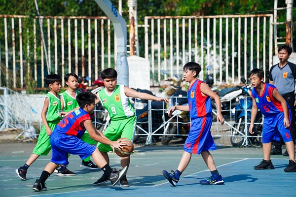 Hơn 1.500 VĐV tham dự Giải bóng rổ học sinh TP.HCM - Anh 2