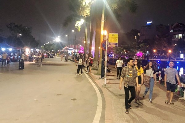 Nhiều quận, huyện ở Hà Nội mở phố đi bộ: Đừng trở thành những phố ... chợ - Anh 2