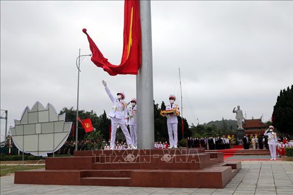 Lễ thượng cờ và khánh thành cột cờ Tổ quốc trên đảo Cô Tô - Anh 1