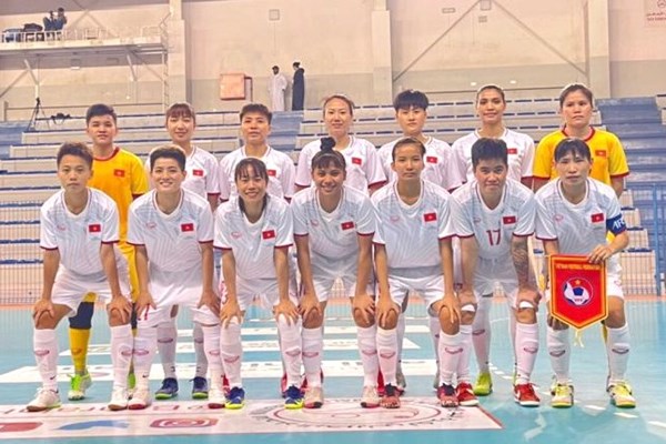 Hướng đến SEA Games 31: Tuyển Futsal nữ Việt Nam đá giao hữu ấn tượng tại Bahrain - Anh 1