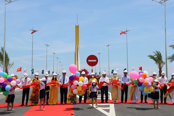 Quảng Nam: Thông xe cây cầu 315 tỉ đồng nối TP Hội An và thị xã Điện Bàn - Anh 1