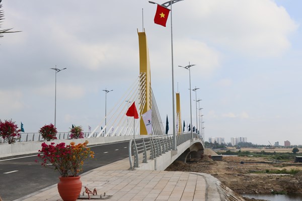 Quảng Nam: Thông xe cây cầu 315 tỉ đồng nối TP Hội An và thị xã Điện Bàn - Anh 2