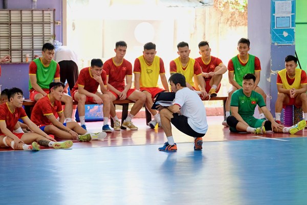 Tuyển Futsal Việt Nam tập huấn Thái Lan chuẩn bị SEA Games 31 - Anh 1