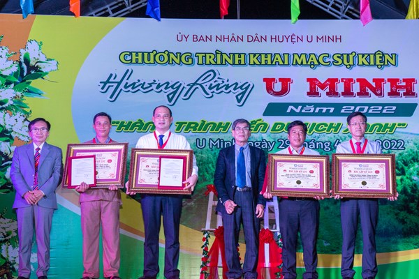 Xác lập hai kỷ lục “đặc sản” rừng U Minh - Anh 1