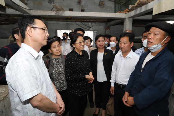 Phó Chủ tịch nước CHDCND Lào thăm danh thắng đèo Mã Pì Lèng - Anh 1