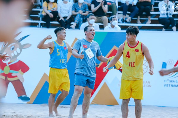 Đánh bại Thái Lan, tuyển bóng ném bãi biển nam Việt Nam có nhiều cơ hội giành HCV - Anh 1