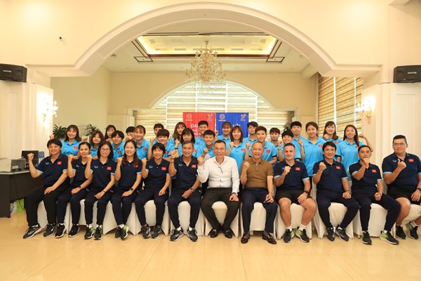 VFF động viên tuyển bóng đá nữ Việt Nam - Anh 2