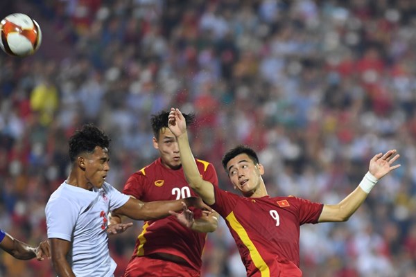 Thắng tối thiểu U23 Myanmar, U23 Việt Nam đặt một chân vào bán kết - Anh 4