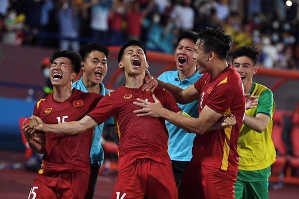 Thắng tối thiểu U23 Myanmar, U23 Việt Nam đặt một chân vào bán kết - Anh 6