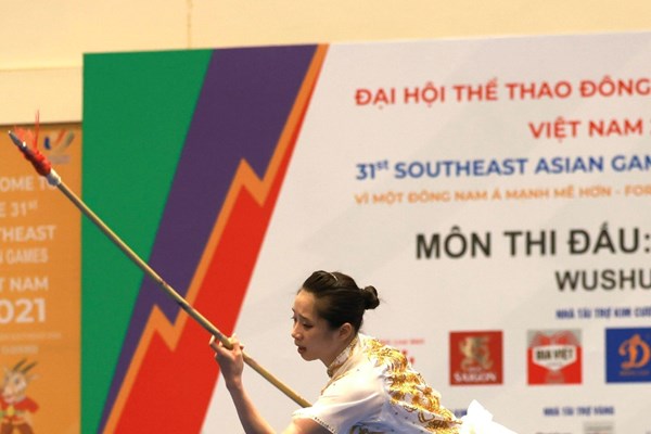 Dương Thuý Vi hoàn tất “cú đúp”, mang về HCV thứ ba cho Wushu Việt Nam - Anh 1